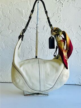 VINTAGE Y2K COACH  SOHO CREAM BEIGE LEATHER HOBO/SHOULDER BAG
